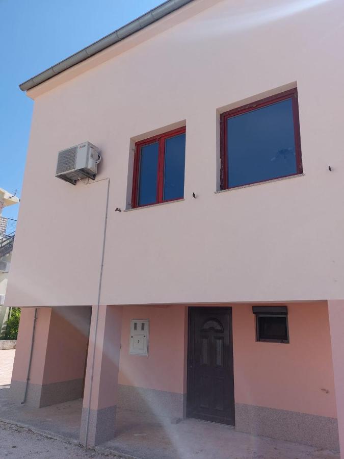Apartmani Ana Sukosan Exterior photo